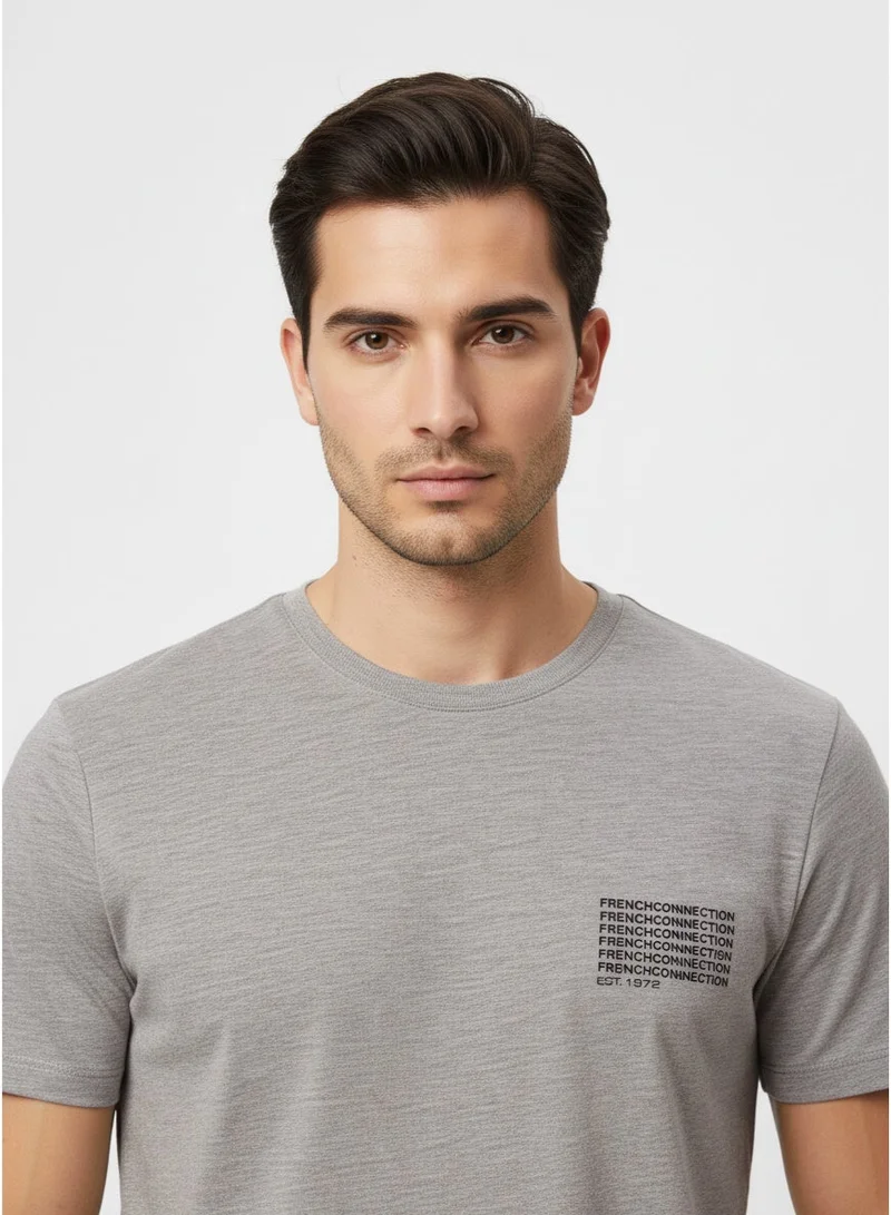 فرنش كونكشن تيشيرت أساسي بياقة دائرية وشعار